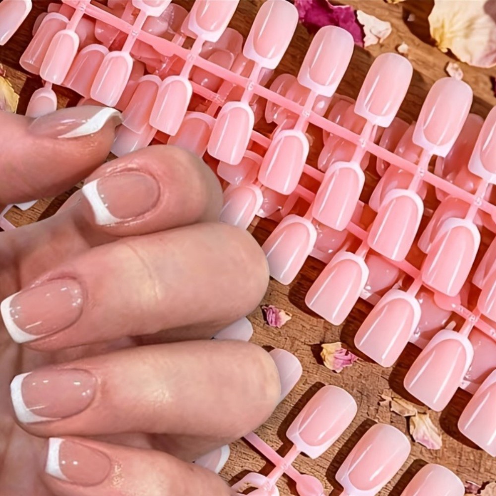 Nail Art Extension - 120個入りショートスクエアフレンチチッププレスオンネイル、ナチュラルヌードピンクミルキーベース、光沢のあるフェイクアクリルネイルアートチップエクステンション