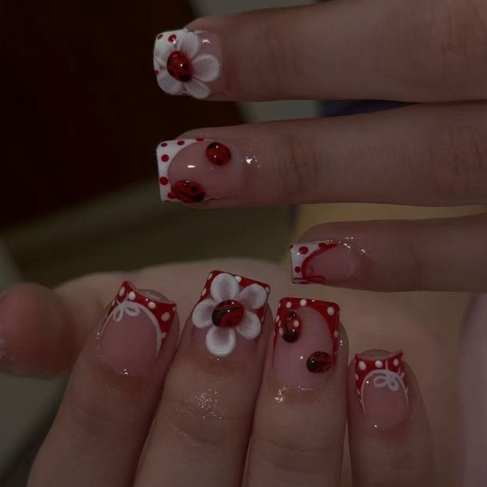 Nail Art Quotes - 1セットに24個入り。 長方形3Dジェルフラワーポルカドットレディバグレッドフレンチネイルアートステッカー。 サマーネイルセット。