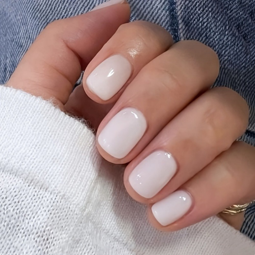 Nail Art Extension - 24枚入りミルキーホワイトプレスオンネイルショートスクエア半透明ジェリーフェイクネイルエクステンションフレンチクリーンガールマニキュアチップ